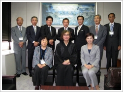 �΍�搶�ƏW���ʐ^